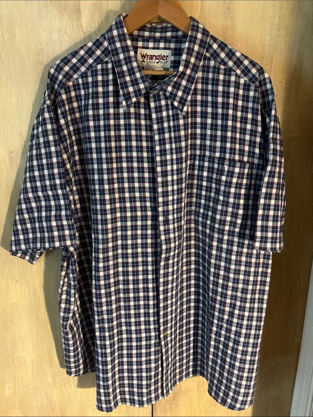Wrangler Rugged Wear blue and White Check Shirt -Sleeve Button-Down Shirt